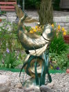 кованая скульптура рыбка золотая. художественная ковка